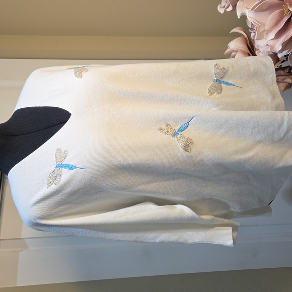 Elegant White V-Neck Sweater with Dragonfly Embellishments 3/4 Sleeve Kimono - Picture 7 of 9